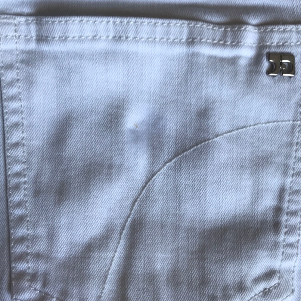 Joe’s Jeans - Great White Short - Picture 4 of 6